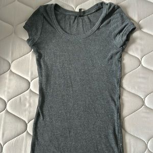 Women’s tight short sleeve shirt